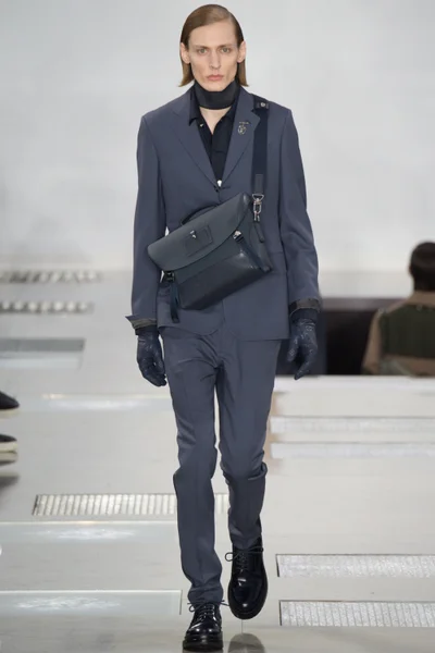 Look 25